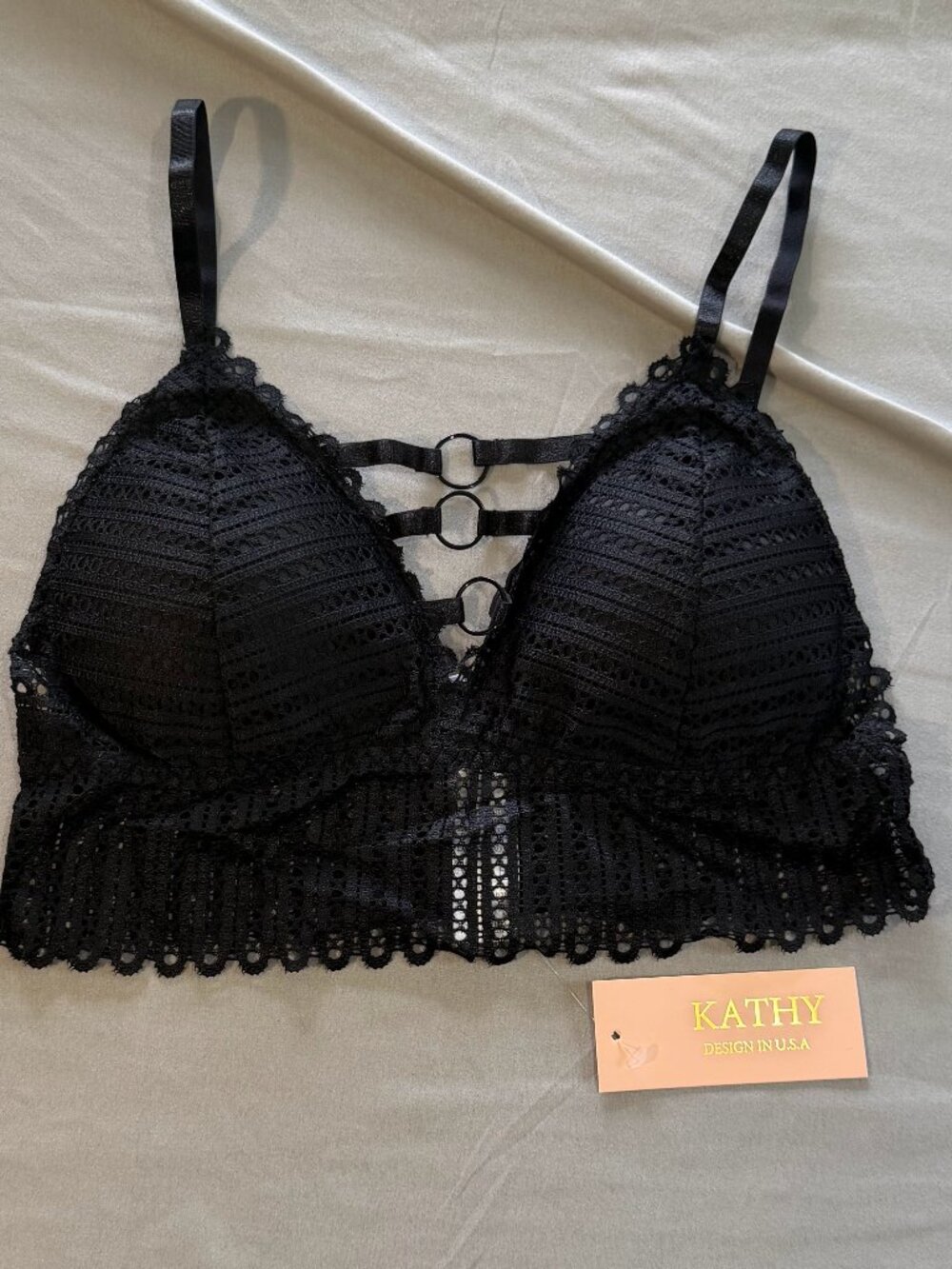 Kathy Women’s Keyhole Lace Bralette Padded Adjustable Straps Black Size M/L NWT